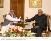 PM SHAKE HAND WITH INDIAN PM
