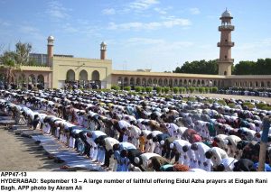 APP47-13 HYDERABAD: September 13 A large number of faithful offering Eidul Azha prayers at Eidgah Rani Bagh. APP photo by Akram Ali