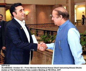 APP16-03 ISLAMABAD: October 03  Prime Minister Muhammad Nawaz Sharif welcoming Bilawal Bhutto Zardari at The Parliamentary Party Leaders Meeting at PM Office. APP