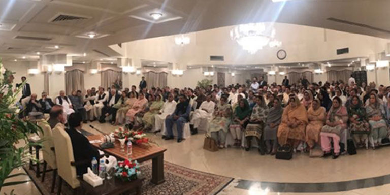 دمادم مست قلندر