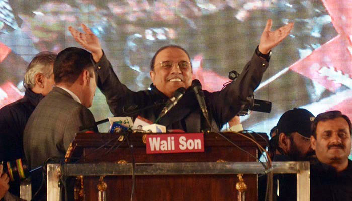 جب چا ہے انکو نکال سکتا ہوں