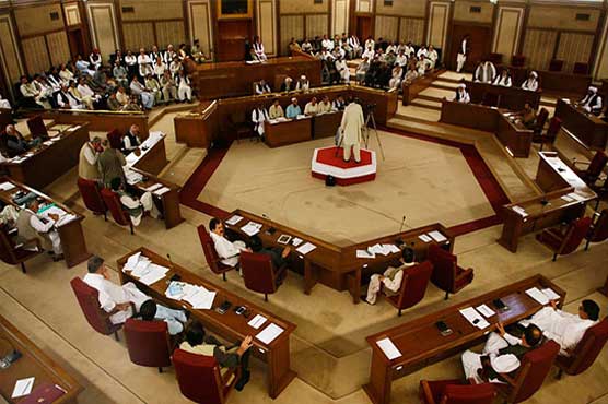 پردے کے پیچھے