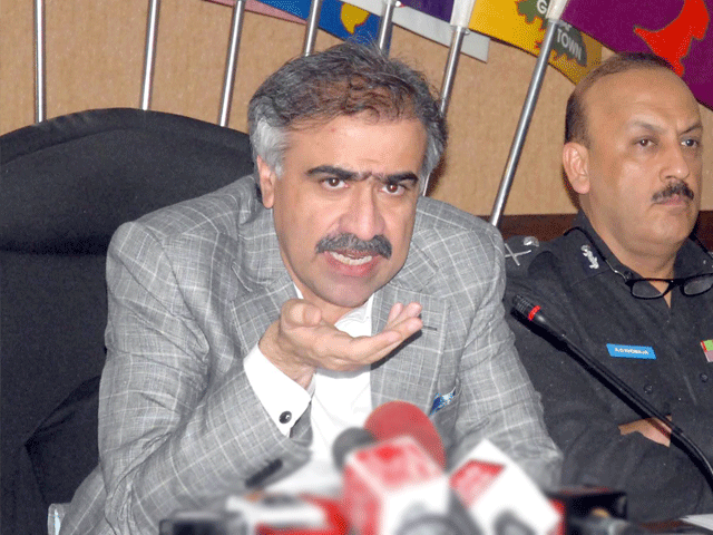شاہراہ فیصل پولیس