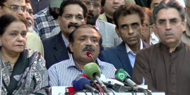 فاروق ستار برطرف